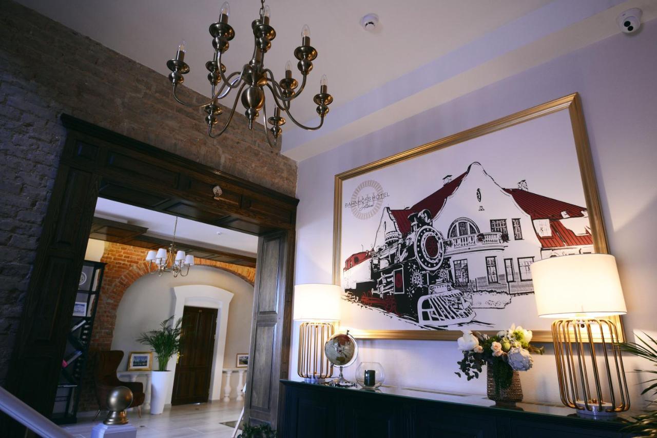 Bahnhofs Hotel Aluksne Ngoại thất bức ảnh
