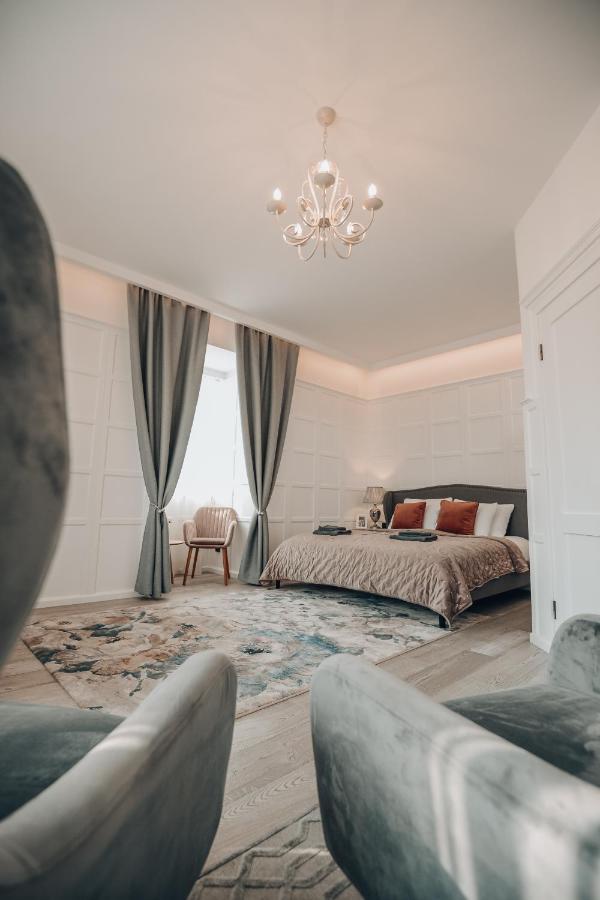 Bahnhofs Hotel Aluksne Ngoại thất bức ảnh