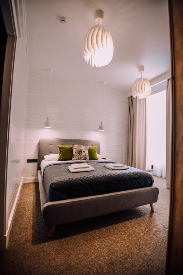 Bahnhofs Hotel Aluksne Ngoại thất bức ảnh