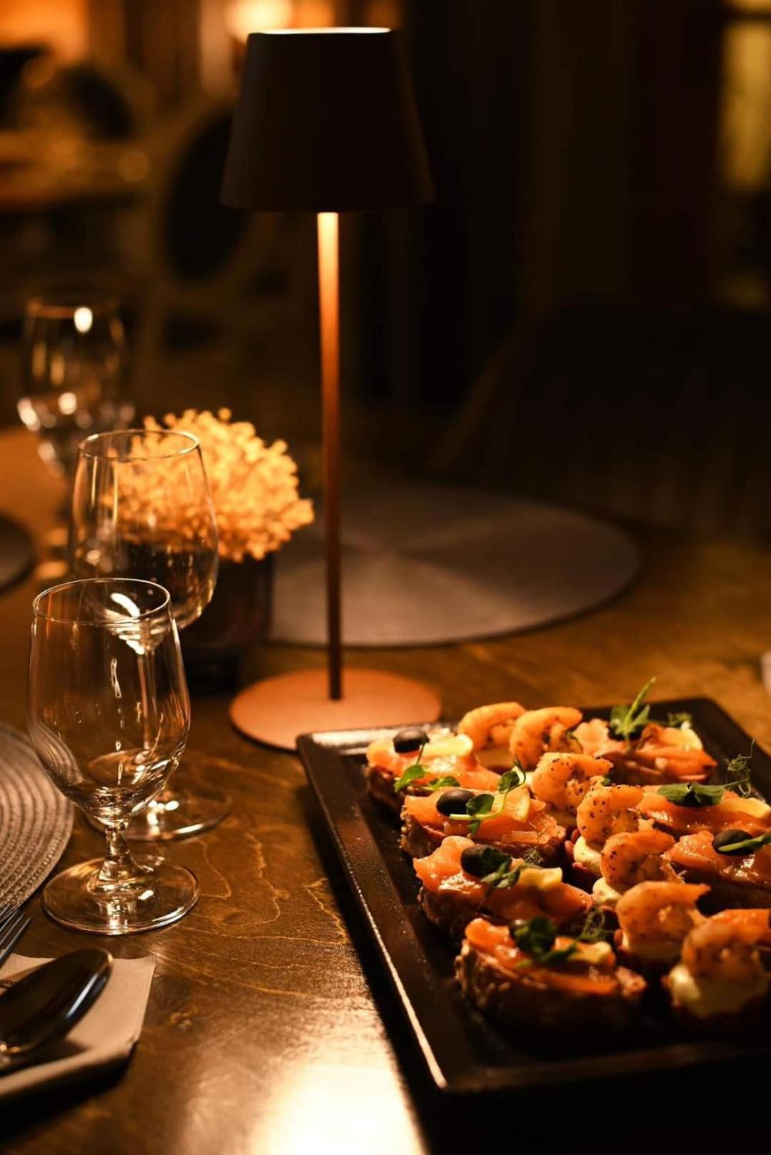 Bahnhofs Hotel Aluksne Ngoại thất bức ảnh