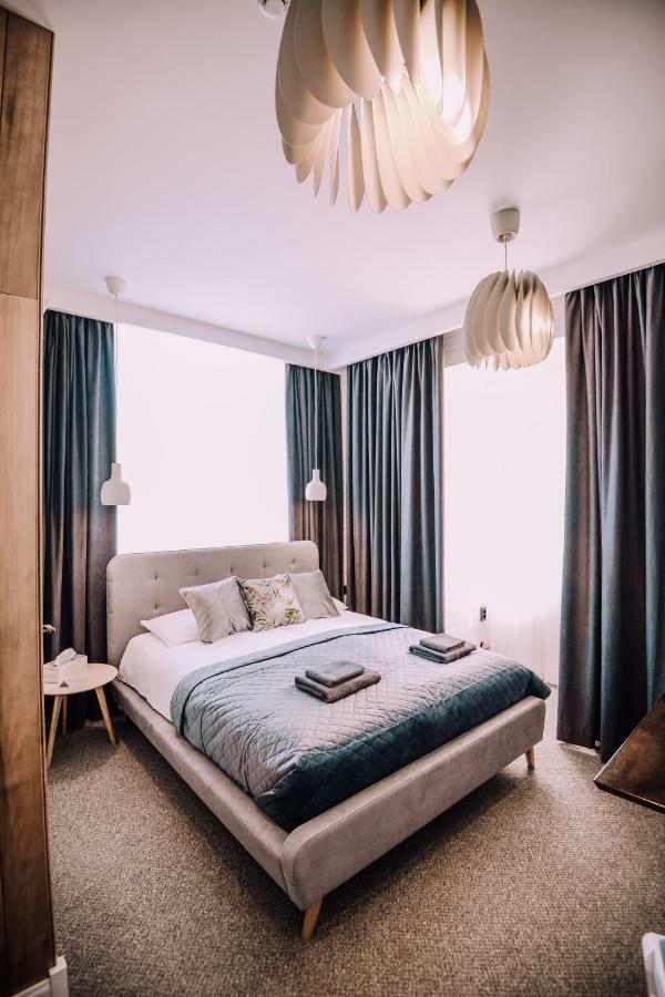 Bahnhofs Hotel Aluksne Ngoại thất bức ảnh
