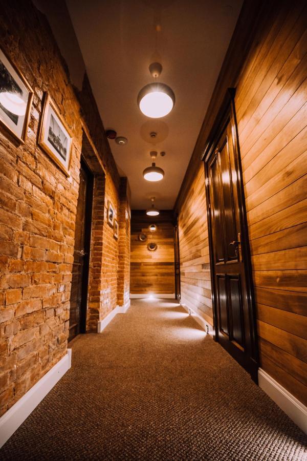 Bahnhofs Hotel Aluksne Ngoại thất bức ảnh