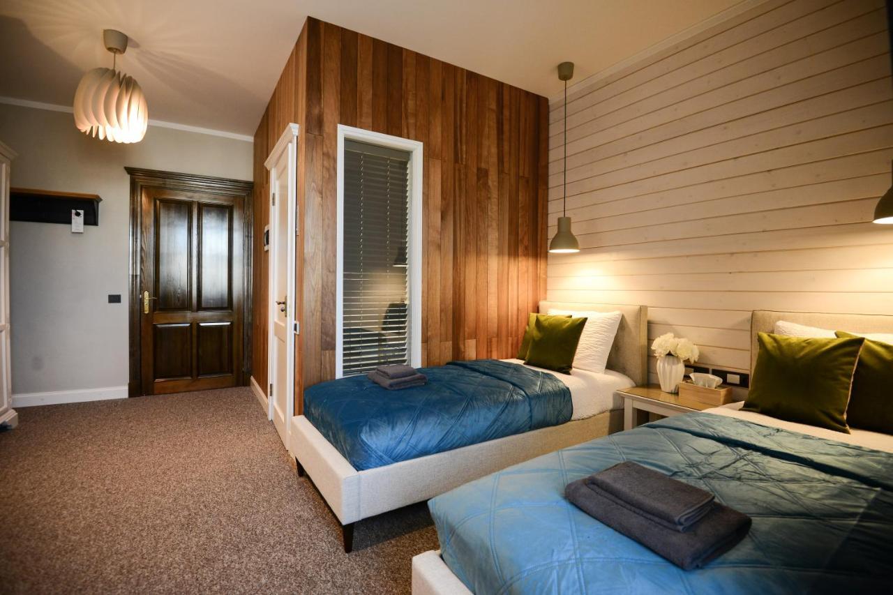 Bahnhofs Hotel Aluksne Ngoại thất bức ảnh